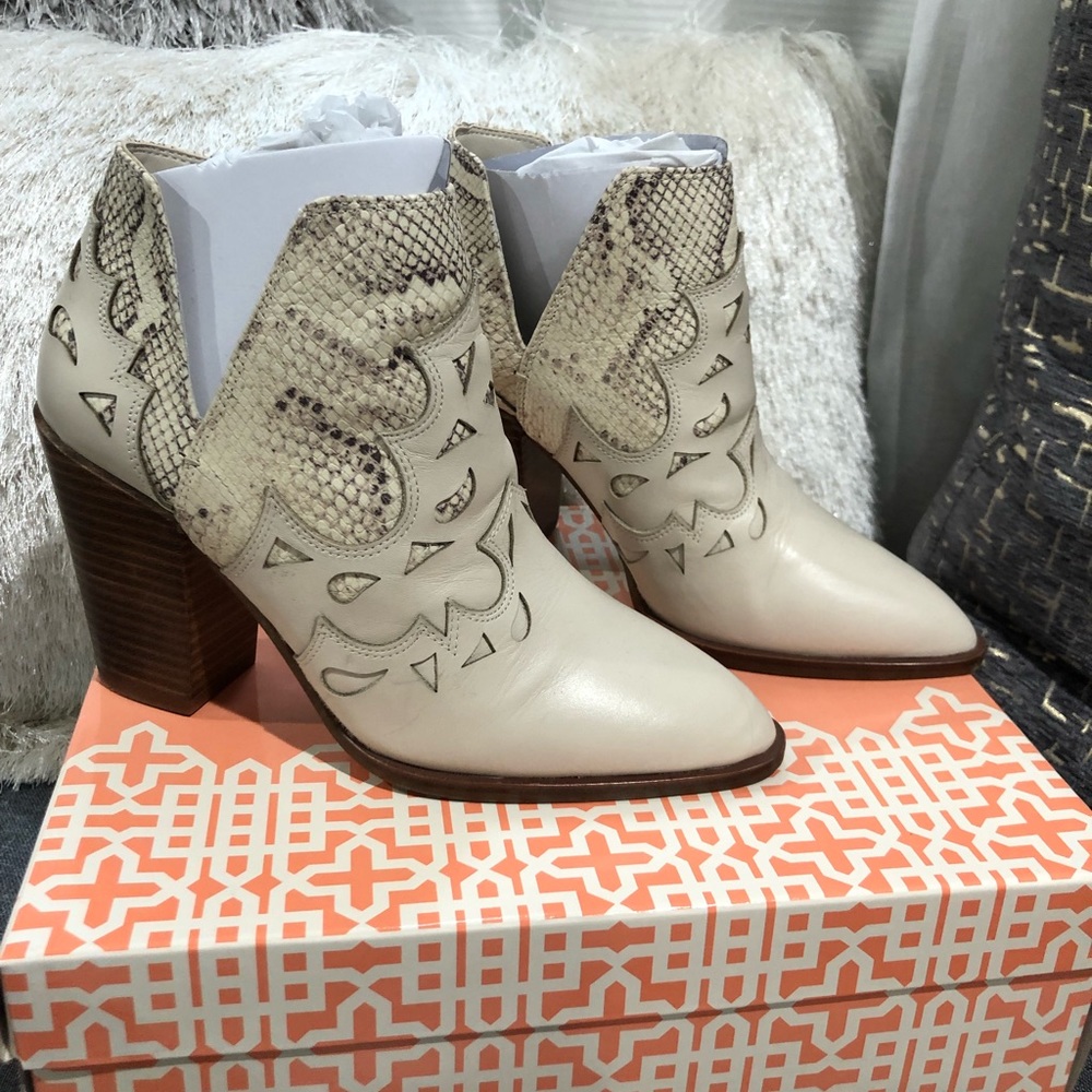 Gianni Bini Womens Boots Risk Taker Sz 7.5 leather